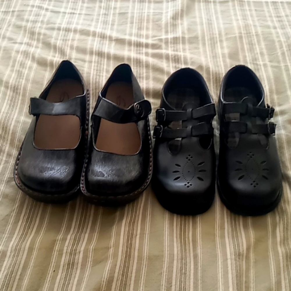 2 size 10 pairs of women shoes